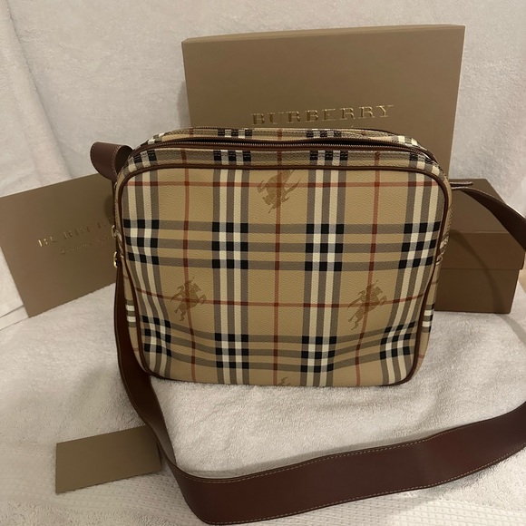 Burberry travel bag shoulder strap or crossbody. - Picture 6 of 16